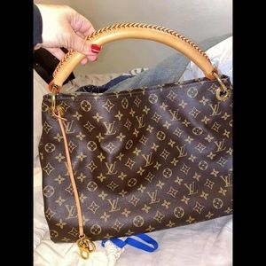 Authentic LV Artsy MM